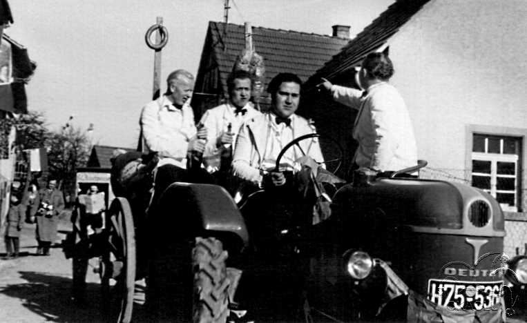 1957 33
